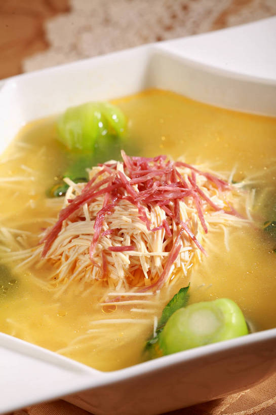 豆腐,无人,竖图,俯视,室内,特写,白天,烹饪,中餐,餐桌,桌子,蔬菜,阴影,新鲜,反射,影子,陶瓷,青菜,肉,料理,食品,陶瓷制品,豆腐干,火腿,猪肉,菜肴,美食,肉类,食物,腌制,一个,黄色,红色,绿色,白色,容器,碗,中式,佳肴,有机食品,绿色食品,单个,餐台,中华料理,储藏,豆干,豆制品,储存,小白菜,肉食,干丝,豚肉,不结球白菜,熏制,火肉,兰熏,猪腿,彩图,高角度拍摄,干子,素火腿,贮存,shjb1,火腿干丝