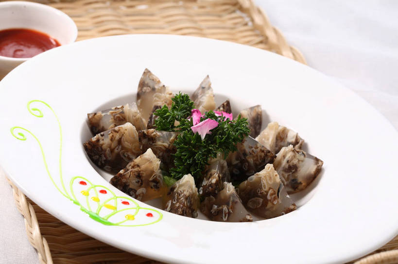 无人,交叉,横图,俯视,室内,特写,白天,烹饪,中餐,餐桌,桌子,竹子,芹菜,蔬菜,餐具,叶子,许多,切开,阴影,竹制,新鲜,盛开,编织,反射,碟子,盘,影子,陶瓷,调料,酱料,酱汁,肉,佐料,料理,食品,绿叶,陶瓷制品,调味品,很多,调味料,花蕾,猪肉,酱,菜肴,美食,肉类,花,花瓣,花朵,鲜花,食物,排列,两个,粉色,白色,盘子,容器,碟,碗,花苞,花蕊,切,中式,嫩叶,佳肴,有机食品,绿色食品,荷兰芹,欧芹,香芹,餐台,中华料理,储藏,竹条,交织,配菜,竹制品,储存,剖面,肉食,切面,豚肉,法香,巴西利,洋香菜,洋芫荽,法国香菜,旱芹菜,番荽,摆列,穿插,叶,叶片,彩图,高角度拍摄,猪皮冻,布列,分列,贮存,shjb1