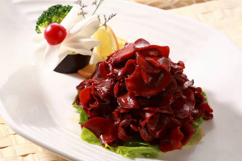 无人,横图,俯视,室内,特写,白天,餐桌,桌子,柠檬,萝卜,蔬菜,餐具,水果,新鲜,装饰,盛开,碟子,盘,陶瓷,西兰花,调料,酱料,酱汁,生食,佐料,食品,果实,陶瓷制品,调味品,调味料,酱菜,花蕾,蔬果,酱,花,花瓣,花朵,鲜花,食物,腌制,一个,白色,盘子,垫子,碟,花苞,花蕊,有机食品,绿色食品,水萝卜,单个,餐台,华丽,修饰,点缀,腌渍,衬托,美观,雅致,雅观,甘蓝花,益母果,柠果,彩图,高角度拍摄,绿菜花,绿花菜,青花菜,蔬菜皇冠,酱萝卜,shjb1