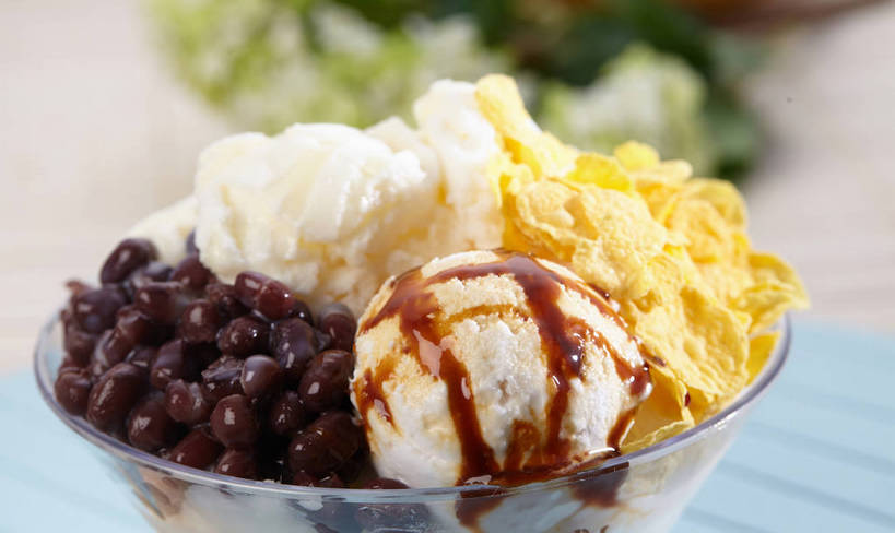 点心,无人,横图,俯视,室内,特写,白天,植物,餐桌,桌子,芒果,豆,水果,叶子,玻璃,朦胧,模糊,新鲜,盛开,豆类,豆子,玉米片,调料,红豆,酱料,酱汁,生食,佐料,冰激凌,果实,绿叶,调味品,清凉,调味料,花蕾,酱,玻璃制品,花,花瓣,花朵,鲜花,一个,容器,碗,快餐,冷饮,零食,花苞,花蕊,舒服,嫩叶,冰淇淋,有机食品,绿色食品,单个,餐台,储藏,解暑,储存,解渴,雪糕,垃圾食品,赤豆,豆科,舒爽,冰糕,消暑,红小豆,叶,叶片,望果,蜜望,檬果,闷果,漭果,杧果,庵波罗果,彩图,高角度拍摄,芒果冰淇淋,贮存,小豆,shjb1