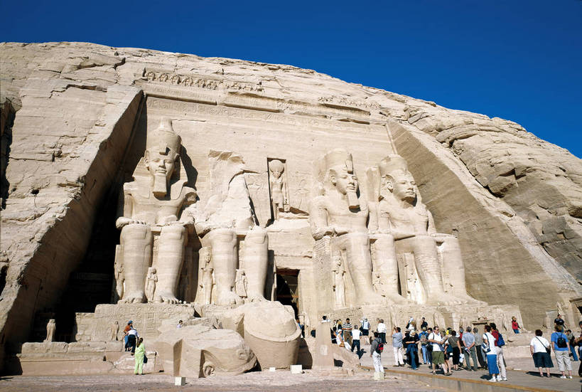 寺庙,横图,彩色,室外,白天,旅游,度假,名胜古迹,标志建筑,城市,地标,建筑,非洲,埃及,苏丹,清澈,遗迹,文化遗产,神庙,古迹,文化,文物,娱乐,建设,古建筑,蓝色,天空,天,享受,休闲,旅游胜地,放松,摄影,古代建筑,古埃及,文明,古文明,北非,首府,阿拉伯埃及共和国,金字塔之国,棉花之国,阿斯旺,阿斯旺省,阿非利加洲,奇迹,古埃及文明,古代文明,明澈,清彻,清亮,苏丹共和国,阿布辛贝神庙,拉美西斯二世神庙,努比亚,阿布辛拜勒神庙,库赖迈,彩图,旅行,庙,努比亚文物遗址,努比亚遗址,bj174