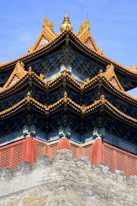 故宫,宫殿,竖图,彩色,室外,白天,旅游,建材,建筑,雕塑,北京,中国,亚洲,艺术,装饰,龙,雕刻,雕像,瓦片,墙,屋顶,文化遗产,艺术品,首都,瓦,顶,建筑物,蓝色,工艺品,紫禁城,竖,摄影,建造,纪念,严肃,美术,蓝,权威,高贵,中国文化,主题,陈列,建筑材料,东亚,屋瓦,中华人民共和国,功能,美学,权力,威严,权势,势力,尊严,彩图,旅行,传统文化,屋面瓦,bj174