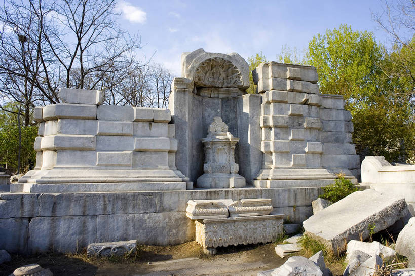 公园,横图,彩色,室外,白天,旅游,石头,建筑,北京,圆明园,中国,亚洲,清澈,遗迹,石子,亭子,文化遗产,桥,首都,历史,遗址,废墟,建筑物,树,古代,蓝色,绿色,天空,休闲,摄影,活动,严肃,明亮,蓝,权威,中国文化,绿,东亚,海淀区,首府,中华人民共和国,北京市,京,北平,华北地区,权力,威严,权势,古远,空闲,明澈,清彻,清亮,势力,尊严,石,石块,彩图,旅行,圆明园遗址,圆明园遗址公园,传统文化,bj174