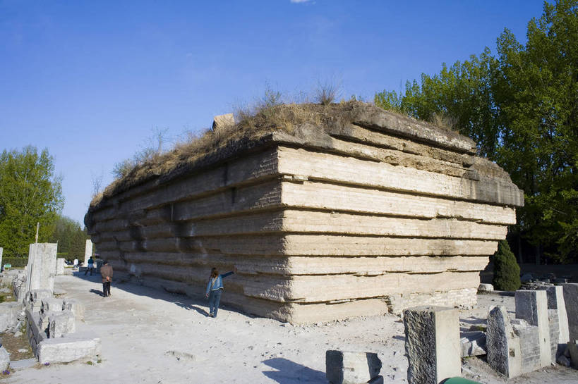 公园,横图,彩色,室外,白天,旅游,石头,建筑,北京,圆明园,中国,亚洲,清澈,遗迹,石子,亭子,文化遗产,首都,历史,遗址,废墟,建筑物,树,古代,蓝色,绿色,天空,休闲,摄影,活动,严肃,明亮,蓝,权威,中国文化,绿,东亚,海淀区,首府,中华人民共和国,北京市,京,北平,华北地区,权力,威严,权势,古远,空闲,明澈,清彻,清亮,势力,尊严,石,石块,彩图,旅行,圆明园遗址,圆明园遗址公园,传统文化,bj174