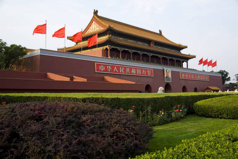 花园,故宫,天安门,宫殿,横图,彩色,旅游,草坪,建筑,雕塑,北京,中国,亚洲,雕刻,雕像,墙,首都,红旗,建筑物,紫禁城,摄影,中国文化,东亚,中华人民共和国,北京市,京,北平,华北地区,西城区,彩图,旅行,传统文化,和平门,bj174