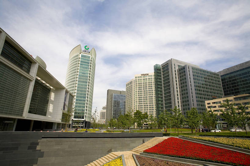 高楼大厦,横图,彩色,室外,白天,仰视,旅游,商务,办公楼,天际线,大厦,建筑,摩天大楼,写字楼,北京,中国,亚洲,清澈,房屋,屋子,公寓,首都,楼房,住宅,天空,楼宇,商务楼,摄影,明亮,中国文化,东亚,发展,中华人民共和国,发达,明澈,清彻,清亮,彩图,旅行,商业,房子,大楼,高层建筑,高楼,摩天楼,传统文化,bj174