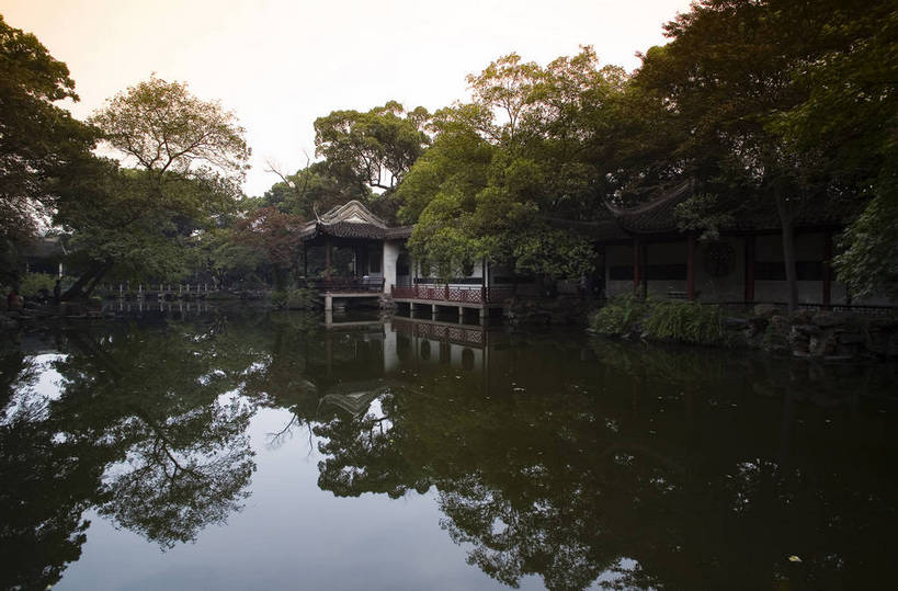 横图,彩色,室外,白天,旅游,度假,名胜古迹,标志建筑,地标,建筑,中国,亚洲,遗迹,图片,池塘,水池,建筑群,古典,古迹,文物,娱乐,建设,古建筑,江苏,无锡,享受,休闲,旅游胜地,放松,摄影,中国文化,古文明,东亚,江苏省,中华人民共和国,华东地区,苏,无锡市,旅行,北塘区,惠山古镇,传统文化,bj174