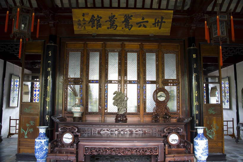 横图,彩色,室内,白天,旅游,度假,名胜古迹,家具,标志建筑,地标,建筑,中国,遗迹,民俗,瓷器,灯笼,图片,建筑群,古典,古迹,文物,娱乐,建设,古建筑,江苏,苏州,享受,休闲,旅游胜地,放松,摄影,中国文化,古文明,东亚,拙政园,旅行,传统文化,bj174