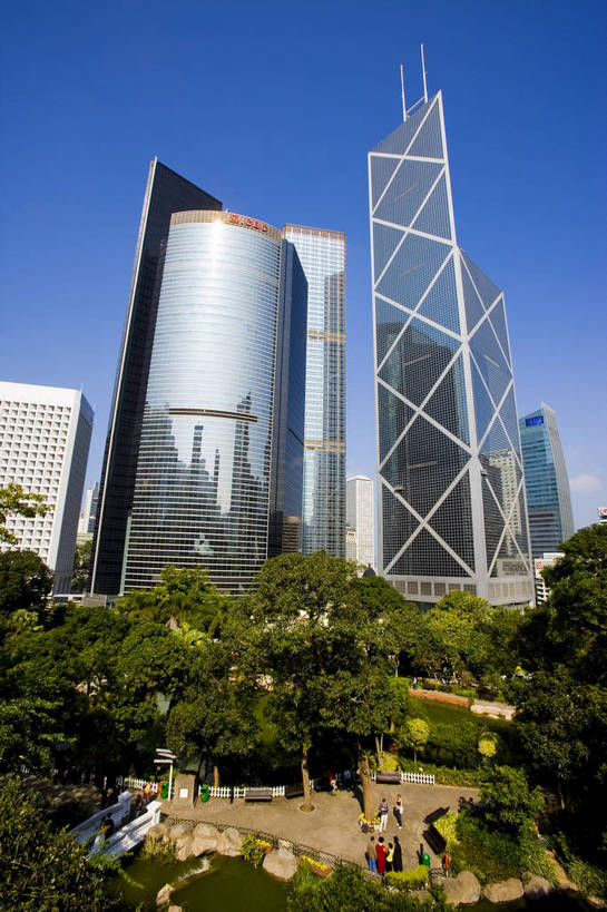 竖图,彩色,室外,白天,旅游,度假,商务,美景,名胜古迹,城市风光,标志建筑,城市,地标,建筑,摩天大楼,香港,中国,亚洲,局部,繁华,遗迹,图片,景观,古迹,文物,娱乐,建设,现代,古建筑,现代建筑,享受,休闲,旅游胜地,摩天大厦,景色,放松,竖,摄影,四川省,部分,玻璃幕墙,幕墙,古文明,东亚,发展,四川,成都,成都市,中华人民共和国,省会,西南地区,川,繁荣,发达,彩图,高楼,力宝大厦,bj174