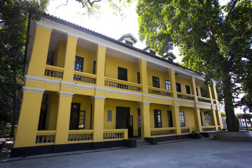 学校,横图,彩色,室外,白天,旅游,度假,美景,城市风光,标志建筑,城市,地标,建筑,广州,中国,亚洲,风俗,艺术,著名,景观,建筑群,古典,历史,娱乐,建设,现代,传统,特色,天,享受,休闲,景色,放松,精神,摄影,经济,纪念,国民党,象征,文明,中国文化,参观,东亚,发展,广东省,中华人民共和国,广州市,民族文化,革命,勇士,繁荣,英雄,进步,发达,制度,特别,黄埔,交流,彩图,观光,旅行,国防大学,黄埔军校,军校,中华民国陆军军官学校,民国,bj174