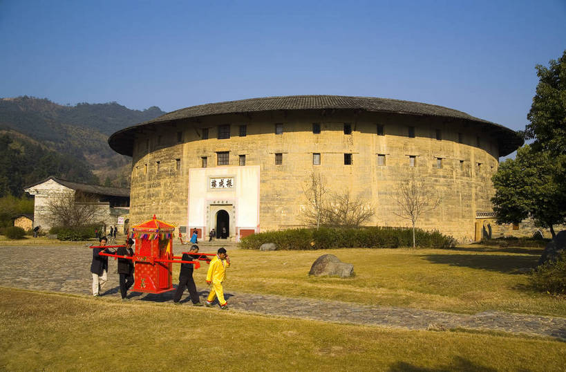 家,横图,彩色,室外,白天,旅游,度假,名胜古迹,田园,标志建筑,地标,建筑,中国,亚洲,风俗,遗迹,房屋,屋子,文化遗产,乡村,古城,古典,古迹,历史,文物,娱乐,建设,传统,古建筑,楼房,民居,少数民族,特色,住宅,古镇,古代,村庄,享受,休闲,旅游胜地,放松,精神,摄影,古代建筑,村,文明,中国文化,特殊,福建,古文明,东亚,土楼,福建省,永定县,中华人民共和国,华东地区,闽,龙岩,龙岩市,古远,流传,制度,平民,特别,旅行,房子,居住区,传统文化,永定土楼,bj174