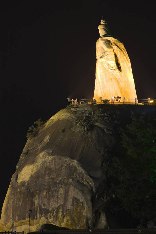 人群,竖图,彩色,室外,旅游,度假,美景,名胜古迹,树林,水,天际线,别墅,城市风光,标志建筑,城市,大厦,道路,地标,建筑,路,公路,鼓浪屿,中国,亚洲,遗迹,海边,景观,水边,交通,古迹,文物,娱乐,建设,现代,古建筑,厦门,现代建筑,特色,树,树木,白云,蓝天,绿地,绿化带,天,享受,休闲,广阔,旅游胜地,景色,放松,竖,运输,摄影,生活方式,经济,轮廓,居住,矗立,海滨,美好,文明,耸立,参观,古文明,东亚,发展,福建省,厦门市,中华人民共和国,开阔,挺立,繁荣,进步,发达,交流,马路,彩图,观光,旅行,高楼,居住区,bj174