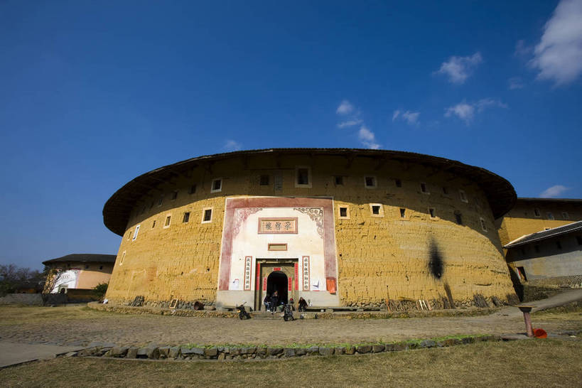 家,横图,彩色,室外,白天,旅游,度假,名胜古迹,田园,标志建筑,地标,建筑,中国,亚洲,风俗,遗迹,房屋,屋子,文化遗产,乡村,古城,古典,古迹,历史,文物,娱乐,建设,传统,古建筑,楼房,民居,少数民族,特色,住宅,古镇,古代,村庄,享受,休闲,旅游胜地,放松,精神,摄影,古代建筑,村,文明,中国文化,特殊,福建,古文明,东亚,土楼,福建省,永定县,中华人民共和国,华东地区,闽,龙岩,龙岩市,古远,流传,制度,平民,特别,旅行,房子,居住区,传统文化,永定土楼,bj174