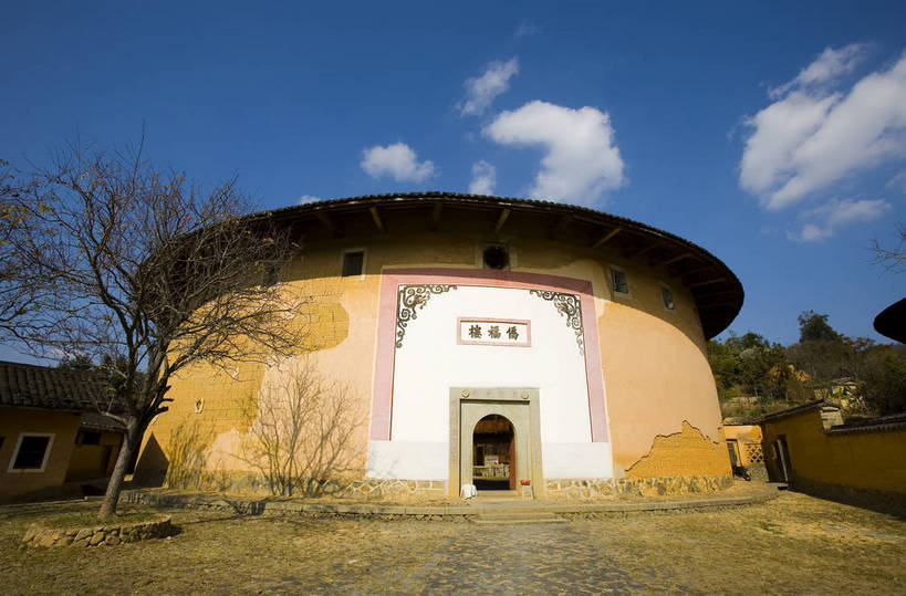 家,横图,彩色,室外,白天,旅游,度假,名胜古迹,田园,标志建筑,地标,建筑,中国,亚洲,风俗,遗迹,房屋,屋子,文化遗产,乡村,古城,古典,古迹,历史,文物,娱乐,建设,传统,古建筑,楼房,民居,少数民族,特色,住宅,古镇,古代,村庄,享受,休闲,旅游胜地,放松,精神,摄影,古代建筑,村,文明,中国文化,特殊,福建,古文明,东亚,土楼,福建省,永定县,中华人民共和国,华东地区,闽,龙岩,龙岩市,古远,流传,制度,平民,特别,旅行,房子,居住区,传统文化,永定土楼,bj174