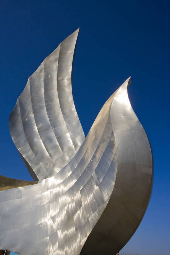 竖图,彩色,室外,旅游,度假,比赛,名胜古迹,城市风光,标志建筑,城市,地标,建筑,鸽子,雕塑,中国,亚洲,遗迹,艺术,结构,雕像,塑像,景观,构造,宏伟,古迹,文物,娱乐,建设,古建筑,和平鸽,特色,天,享受,休闲,旅游胜地,景色,放松,气派,竖,摄影,城市建筑,设施,经济,工程,矗立,迷人,象征,钢架,成就,美好,美妙,文明,布局,特殊,耸立,参观,古文明,东亚,发展,钢结构,中华人民共和国,河北省,秦皇岛,挺立,繁荣,奇迹,伟大,进步,发达,竞技,彩图,旅行,奥运会,北戴河,奥林匹克公园,bj174