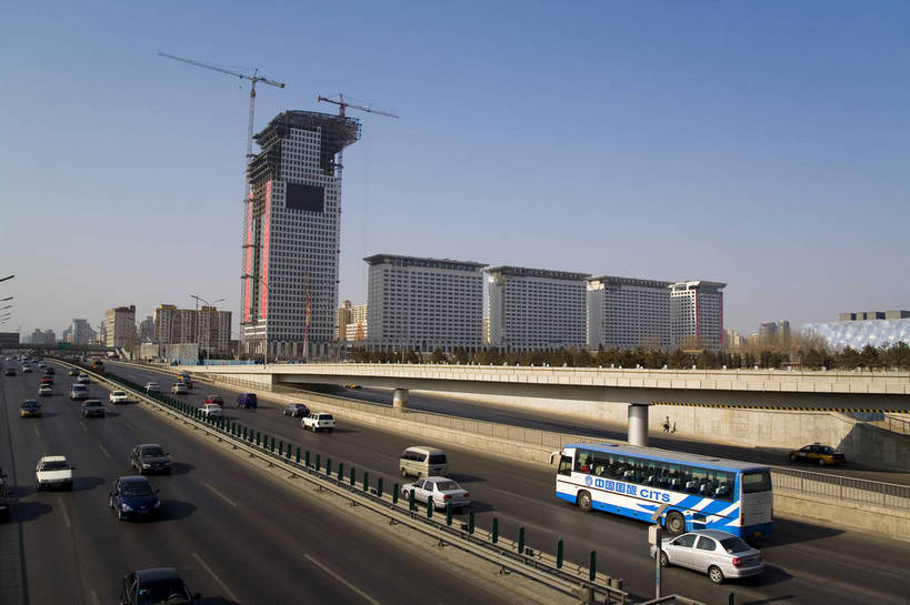 横图,彩色,室外,白天,仰视,旅游,商务,城市风光,城市,大桥,道路,高速公路,建筑,立交桥,路,桥梁,公路,汽车,北京,中国,亚洲,清澈,景观,高架,公寓,桥,交通,现代,现代建筑,路牌,白云,蓝天,天,摩天大厦,商务楼,金融,运输,摄影,大都市,生活方式,现代都市,经济,晴天,成就,文明,高架桥,贸易,立体交通,东亚,发展,高架道路,跨线桥,中华人民共和国,繁荣,进步,发达,明澈,清彻,清亮,马路,游览,商业,高楼,高等级公路,bj174