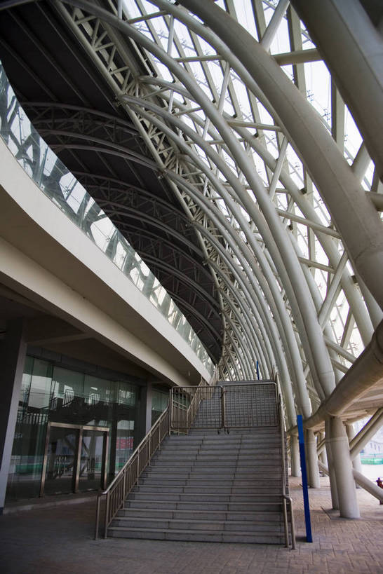 体育馆,运动场,竖图,彩色,室外,白天,旅游,度假,比赛,名胜古迹,城市风光,标志建筑,城市,地标,建筑,天津,中国,亚洲,遗迹,艺术,结构,景观,弧形,构造,宏伟,古迹,文物,娱乐,建设,体育场,古建筑,特色,天,享受,休闲,旅游胜地,景色,放松,气派,竖,摄影,城市建筑,设施,经济,工程,矗立,迷人,钢架,成就,美好,美妙,文明,布局,特殊,耸立,参观,古文明,东亚,发展,钢结构,奥运场馆,中华人民共和国,运动馆,挺立,繁荣,奇迹,伟大,进步,发达,竞技,彩图,旅行,奥运会,奥体中心,bj174