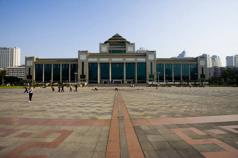 人民大会堂,横图,彩色,室外,白天,旅游,度假,名胜古迹,天际线,城市风光,标志建筑,城市,道路,地标,建筑,路,公路,中国,亚洲,遗迹,景观,建筑群,交通,都市,古迹,文物,娱乐,建设,现代,古建筑,现代建筑,享受,休闲,旅游胜地,放松,运输,摄影,经济,广西,古文明,东亚,发展,南宁,中华人民共和国,繁荣,进步,发达,马路,旅行,bj174