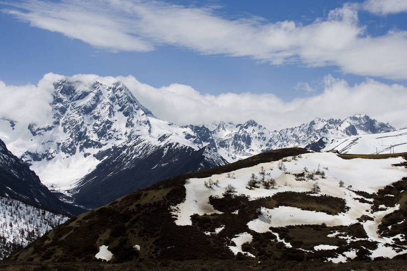 横图,彩色,旅游,度假,名胜古迹,山,雪山,标志建筑,地标,建筑,中国,亚洲,遗迹,高山,景观,云,古迹,文物,娱乐,建设,古建筑,云南,天空,自然,享受,休闲,旅游胜地,景色,放松,摄影,地理,自然风光,古文明,东亚,地貌,白马雪山,中华人民共和国,旅行,bj174