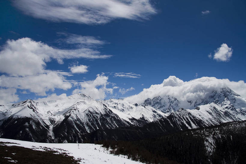 横图,彩色,旅游,度假,名胜古迹,山,雪山,标志建筑,地标,建筑,中国,亚洲,遗迹,高山,景观,云,古迹,文物,娱乐,建设,古建筑,云南,天空,自然,享受,休闲,旅游胜地,景色,放松,摄影,地理,自然风光,古文明,东亚,地貌,白马雪山,中华人民共和国,旅行,bj174