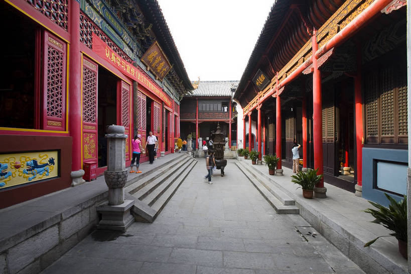 寺庙,横图,彩色,室外,白天,旅游,度假,名胜古迹,标志建筑,地标,建筑,武汉,中国,亚洲,遗迹,民俗,图片,文化遗产,建筑群,古典,古迹,文物,娱乐,建设,古建筑,享受,休闲,旅游胜地,放松,摄影,文明,中国文化,古文明,东亚,湖北,归元寺,中华人民共和国,幽静,旅行,寺,传统文化,bj174