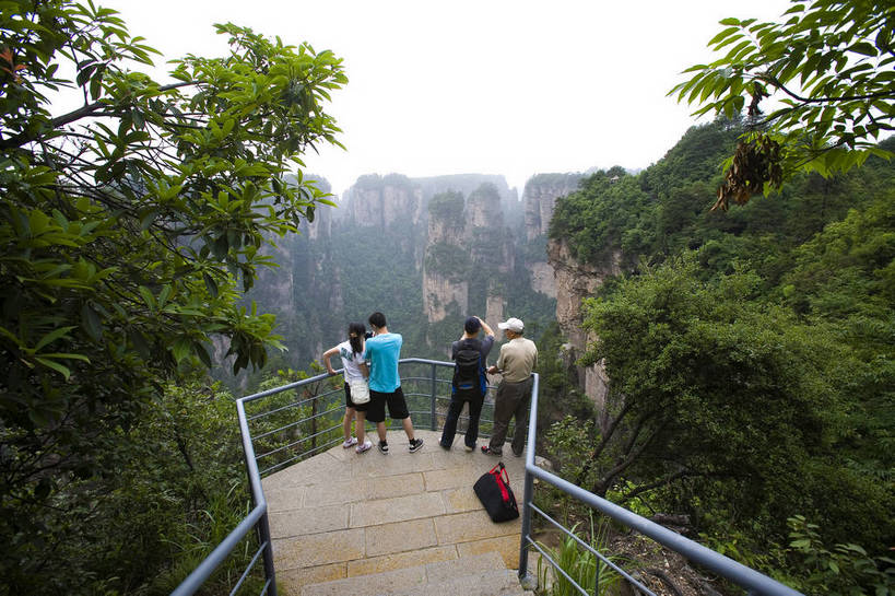 横图,彩色,室外,白天,旅游,度假,名胜古迹,山,标志建筑,地标,建筑,张家界,中国,亚洲,遗迹,壮观,图片,景观,山峰,古迹,文物,娱乐,建设,古建筑,风景区,树木,自然,享受,休闲,旅游胜地,景色,放松,摄影,美妙,自然风光,古文明,东亚,湖南,天子山,中华人民共和国,旅行,bj174