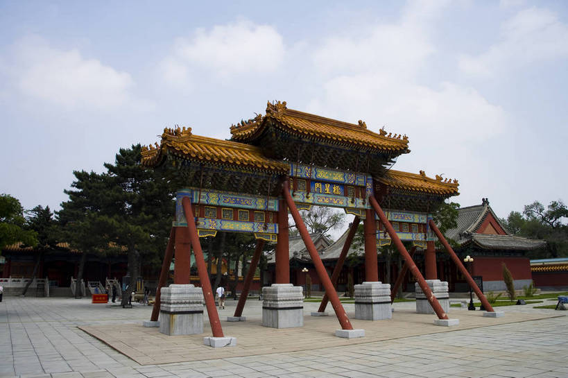 寺庙,横图,彩色,室外,白天,旅游,度假,名胜古迹,标志建筑,地标,建筑,中国,亚洲,遗迹,民俗,图片,文化遗产,建筑群,古典,古迹,文物,娱乐,建设,古建筑,树木,享受,休闲,旅游胜地,放松,摄影,哈尔滨,美好,文明,中国文化,古文明,东亚,黑龙江,文庙,中华人民共和国,幽静,旅行,庙,传统文化,bj174