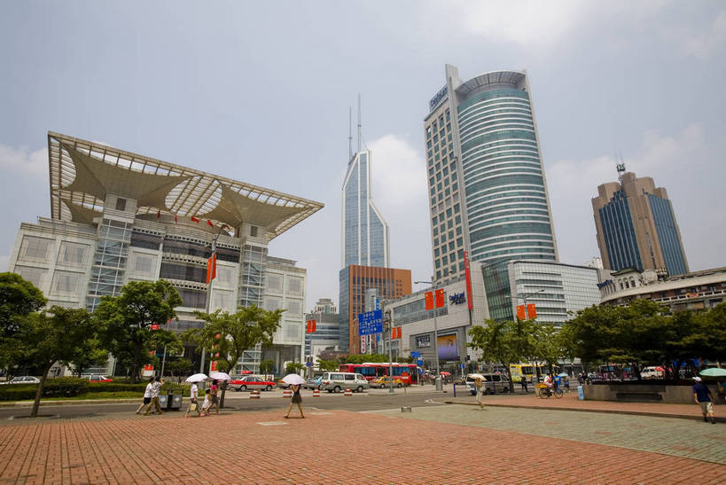 横图,彩色,室外,白天,旅游,度假,办公楼,美景,名胜古迹,城市风光,标志建筑,大厦,道路,地标,建筑,街道,路,公路,上海,中国,亚洲,遗迹,景观,建筑群,交通,古迹,文物,娱乐,建设,古建筑,蓝天,地标建筑,享受,休闲,旅游胜地,景色,放松,摄影,古文明,东亚,中华人民共和国,马路,旅行,上海城市规划展览馆,bj174