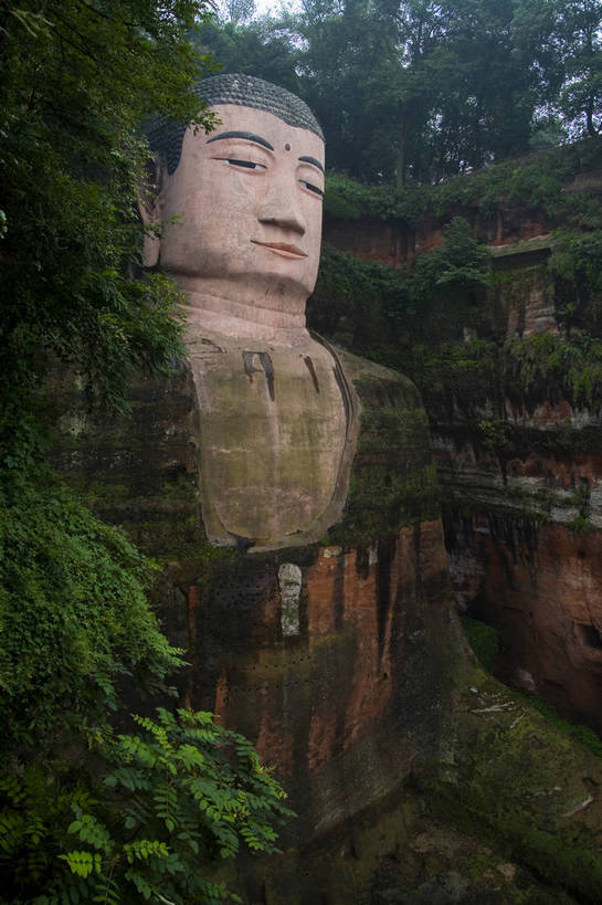 无人,竖图,彩色,室外,特写,白天,旅游,度假,名胜古迹,标志建筑,地标,建筑,中国,亚洲,局部,遗迹,佛像,文化遗产,古迹,文物,娱乐,建设,古建筑,大佛,享受,休闲,旅游胜地,放松,竖,摄影,四川省,古代建筑,石像,部分,中国文化,古文明,东亚,乐山,中华人民共和国,旅行,bj174