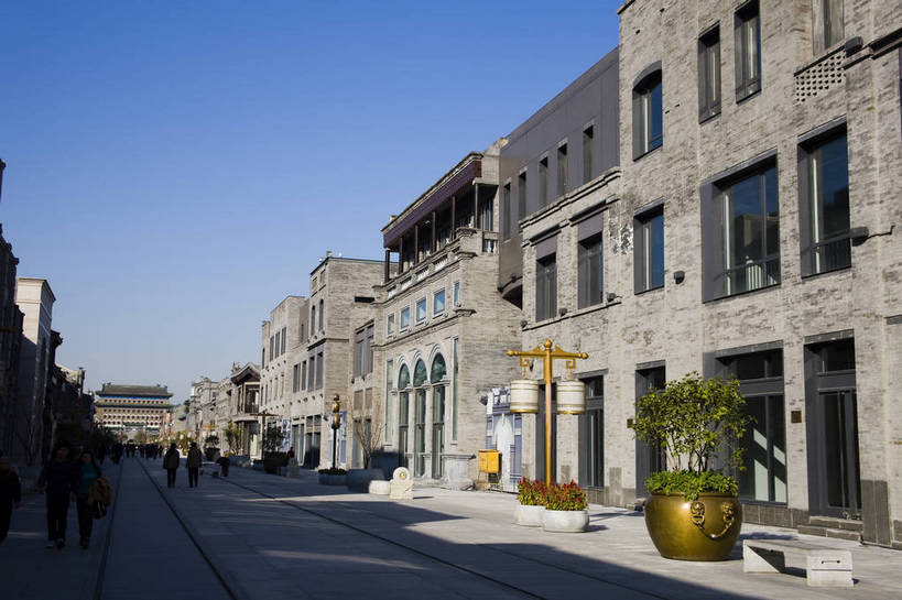 横图,彩色,室外,特写,白天,旅游,度假,美景,名胜古迹,标志建筑,道路,地标,建筑,街道,路,公路,北京,中国,亚洲,遗迹,景观,牌坊,交通,古迹,文物,娱乐,建设,古建筑,蓝天,享受,休闲,旅游胜地,景色,放松,摄影,城楼,古代建筑,前门,古文明,东亚,中华人民共和国,马路,旅行,大栅栏,传统文化,bj174