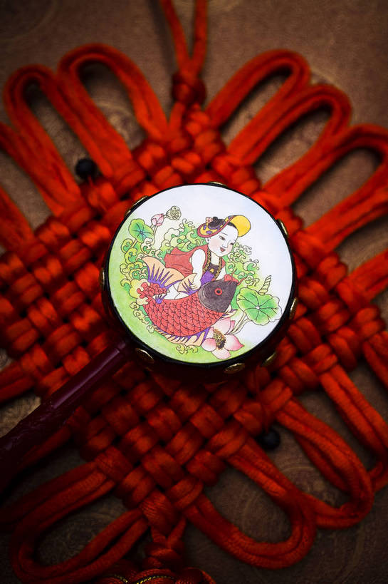 无人,竖图,彩色,室内,绘画,静物,中国,扇子,图片,艺术品,画,装饰品,两个,饰品,中国结,竖,摄影,中国文化,东亚,影棚拍摄,传统文化,传统节日,bj174