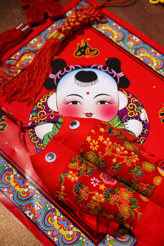 无人,竖图,彩色,室内,特写,静物,中国,春节,新年,节日,鱼,图片,装饰品,一个,饰品,贴画,中国结,荷包,竖,摄影,单个,中国文化,东亚,影棚拍摄,传统文化,年画,bj174