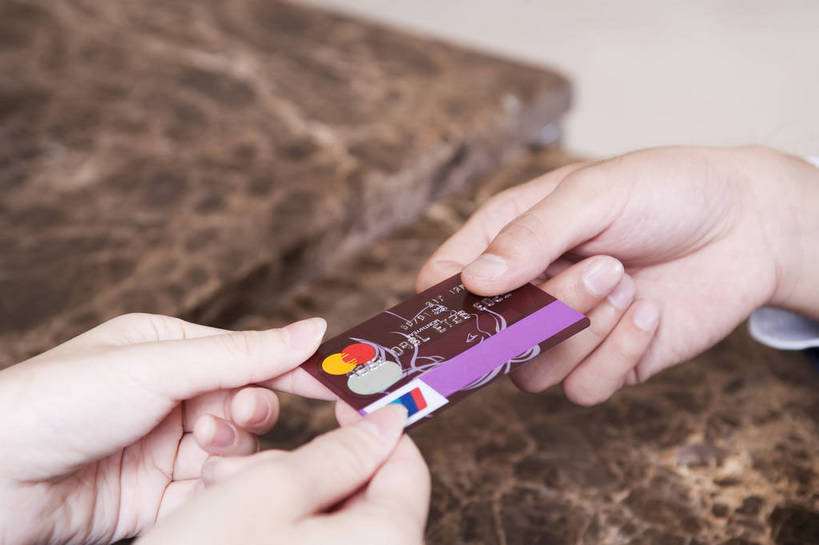 东方人,手,两个人,商务人士,横图,彩色,白天,商务,职员,信用卡,酒店,中国,亚洲,正装,工作,传递,图片,大堂,金融,摄影,生活方式,经济,付款,场所,收银,贸易,东亚,中华人民共和国,亚洲人,中国人,年轻人,白领,半身,办公,商业,bj174