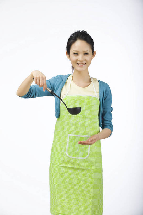 东方人,脸,头发,一个人,微笑,竖图,家务,烹饪,北京,中国,仅一个年轻女性,仅一个女性,仅一个人,劳动,围裙,生活,休闲装,黑色,品尝,站着,休闲,健康,舒服,美女,生活方式,做菜,毛发,惜别,不舍,情有独钟,红药,将离,婪尾春,离草,犁食,没骨花,芍药,余容,年轻女性,女人,女性,中国人,年轻人,主妇,半身,愉快,bj174