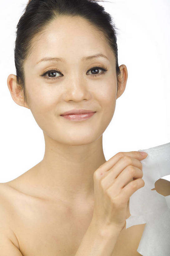 东方人,五官,眼睛,脸颊,手,头发,一个人,竖图,化妆,美容,北京,中国,仅一个年轻女性,仅一个女性,仅一个人,护肤,造型,黑色,休闲,健康,舒服,面膜,美女,头像,生活方式,皮肤,修饰,毛发,化妆用品,年轻女性,女人,女性,中国人,年轻人,愉快,bj174