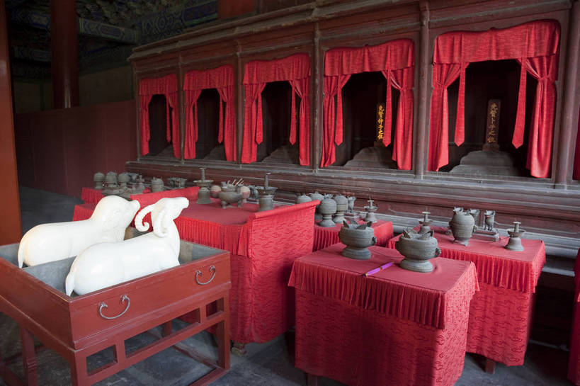 无人,横图,特写,白天,旅游,名胜古迹,标志建筑,地标,建筑,雕塑,北京,中国,艺术,装饰,雕刻,雕像,柱子,文化遗产,建筑群,古典,建设,工艺品,旅游胜地,纪念,美术,中国文化,主题,陈列,东亚,功能,美学,旅行,传统文化,国子监,bj174