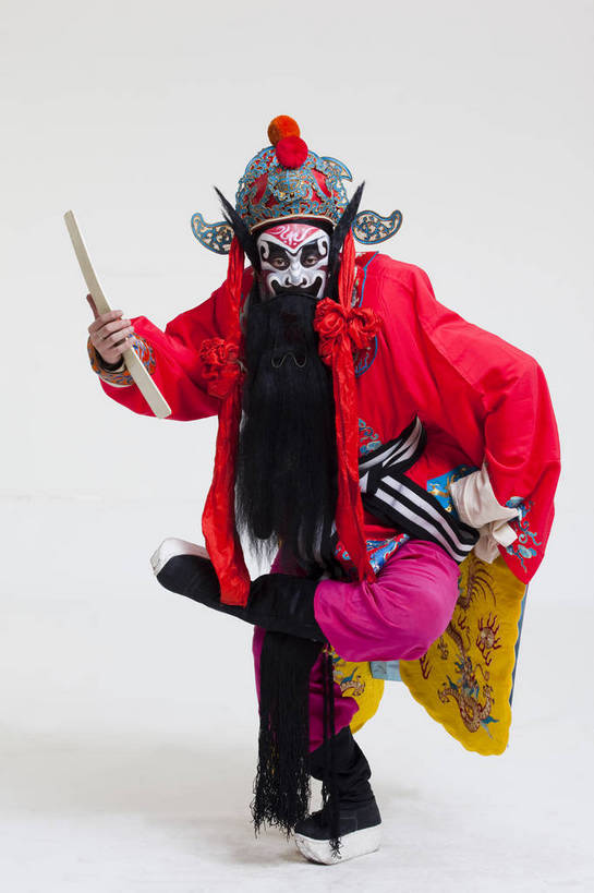 中年人,一个人,演员,竖图,彩色,白色背景,正面,化妆,北京,中国,亚洲,仅一个人,表演,艺术,造型,鲜艳,头饰,图片,注视,文化,脸谱,观察,看,站着,表情,竖,姿势,摄影,服饰,观看,动作,察看,关注,中国文化,戏剧,民族服饰,演出服,京剧,东亚,戏曲,国粹,钟馗,男人,中国人,全身,影棚拍摄,化装,中国戏曲,传统文化,舞台妆,角色,花脸,净,bj174