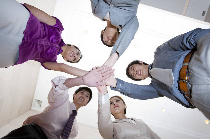 东方人,伙伴,商务人士,办公室,站,微笑,横图,彩色,室内,白天,白色背景,正面,仰视,衬衫,商务,时尚,讨论,快乐,友谊,纯洁,成功,合作,信心,商场,北京,中国,亚洲,正装,庆祝,工作,图片,圆圈,领带,首都,许多人,职业装,现代,加油,一群人,职业,活力,可爱,童年,童趣,自信,摄影,生活方式,盘发,场所,同伴,商务中心,围着,童真,东亚,烂漫,无邪,中华人民共和国,北京市,京,北平,华北地区,朝阳区,交流,天真,友情,男人,男性,年轻男性,年轻女性,女人,女性,亚洲人,中国人,年轻人,沟通,拉手,半身,西服,办公,北京CBD,北京商务中心区,世贸天阶,中国北京大北窑,bj174