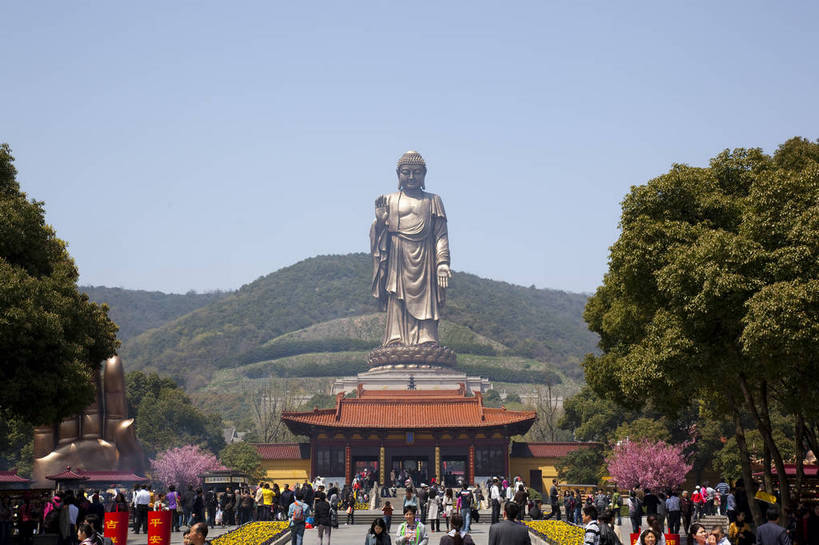 寺庙,横图,彩色,室外,白天,旅游,度假,名胜古迹,树林,标志建筑,地标,建筑,雕塑,中国,亚洲,游客,游人,遗迹,雕像,佛像,图片,景观,建筑群,古典,古迹,文物,娱乐,建设,古建筑,江苏,无锡,祥符寺,大佛,享受,休闲,灵山,旅游胜地,放松,摄影,宗教,风光,神圣,中国文化,古文明,东亚,中华人民共和国,庄严,旅行,传统文化,bj174