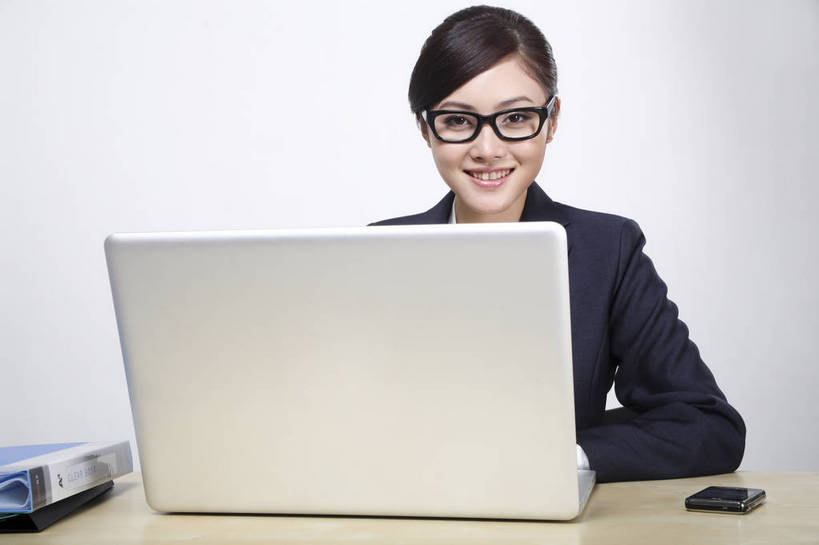 东方人,商务人士,秘书,商务女性,办公室,坐,微笑,横图,彩色,室内,白色背景,正面,衬衫,西装,商务,安全,成功,职员,电脑,笔记本电脑,键盘,技术,科技,桌子,手机,亚洲,中年,上班,伸展,套装,正装,平静,工作,粘性,网络,办公桌,办公用品,便利贴,便签,领带,教育,年轻,生活,信息技术,注视,黄种人,漂亮,通讯设备,现代,书桌,东方,文具,一个,白色,笔记本,观察,看,职业,休闲,健康,成年,成人,成熟,靓丽,色彩,压力,友好,专注,舒展,影棚,生活方式,观看,宁静,喜悦,办公设备,文具用品,记事,察看,无线,姿态,愉悦,关注,气质,肖像,通信设备,目标,商务装,无线网络,和平,安详,无线上网,便携式电脑,工薪阶层,端庄,快捷,文化工具,方便,精明,N次贴,便条贴,告诉贴,即时贴,形象,太平,安适,安好,宁靖,直视,上网,便贴纸,电脑键盘,手提电脑,年轻女性,女人,女性,亚洲人,中国人,年轻人,白领,商人,上班族,沟通,衬衣,办公,文书,白领阶层,办公室职员,升职,行为,bj174