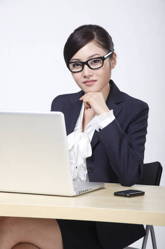 东方人,商务人士,秘书,商务女性,办公室,坐,微笑,竖图,彩色,室内,白色背景,正面,衬衫,西装,商务,安全,成功,职员,电脑,笔记本电脑,键盘,技术,科技,桌子,手机,亚洲,中年,上班,伸展,套装,正装,平静,工作,粘性,网络,办公桌,办公用品,便利贴,便签,领带,教育,年轻,生活,信息技术,注视,黄种人,漂亮,通讯设备,现代,书桌,东方,文具,一个,白色,笔记本,观察,看,职业,休闲,健康,成年,成人,成熟,靓丽,色彩,压力,友好,专注,舒展,影棚,生活方式,观看,宁静,喜悦,办公设备,文具用品,记事,察看,无线,姿态,愉悦,关注,气质,肖像,通信设备,目标,商务装,无线网络,和平,安详,无线上网,便携式电脑,工薪阶层,端庄,快捷,文化工具,方便,精明,N次贴,便条贴,告诉贴,即时贴,形象,太平,安适,安好,宁靖,直视,上网,便贴纸,电脑键盘,手提电脑,年轻女性,女人,女性,亚洲人,中国人,年轻人,白领,商人,上班族,沟通,衬衣,办公,文书,白领阶层,办公室职员,升职,行为,bj174