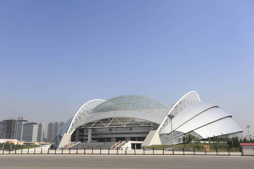 无人,体育馆,广场,横图,彩色,室外,特写,白天,旅游,度假,名胜古迹,标志建筑,城市,地标,建筑,中国,遗迹,图片,景观,古迹,文物,娱乐,建设,古建筑,现代建筑,享受,休闲,旅游胜地,放松,摄影,古文明,辽宁,沈阳,奥体中心,bj174