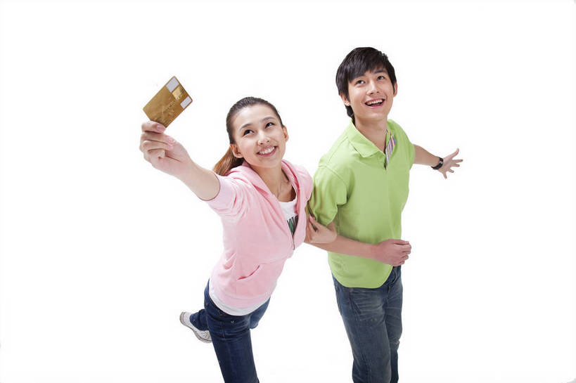 东方人,两个人,微笑,横图,彩色,室内,白天,侧面,时尚,满意,自由,分享,北京,中国,人物,图片,浪漫,美丽,休闲装,享受,休闲,展示,活力,可爱,亲密,自信,理财,摄影,生活方式,青春,优雅,俯冲,银行卡,男人,男性,年轻男性,年轻女性,女人,女性,亚洲人,中国人,年轻人,情侣,半身,影棚拍摄,愉快,bj174