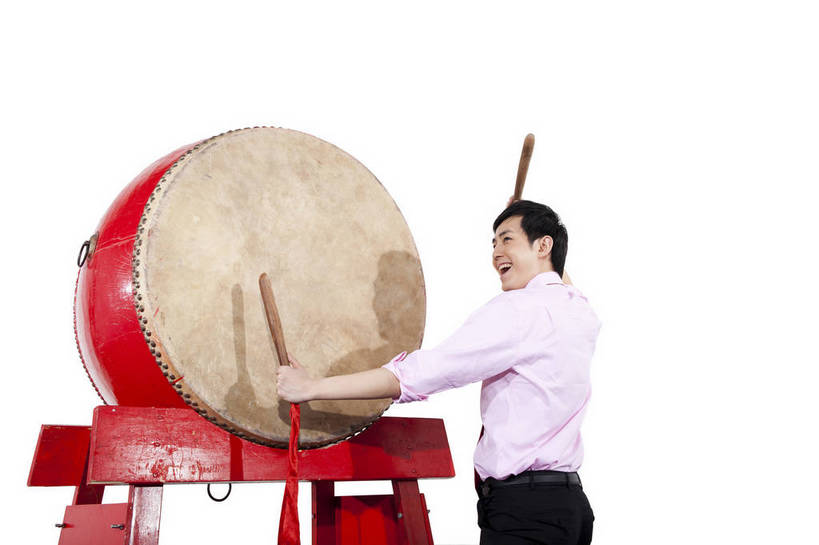 东方人,一个人,笑,鼓掌,横图,彩色,室内,白天,抠图,白色背景,侧面,衬衫,满意,兴奋,北京,中国,春节,新年,亚洲,表演,节日,造型,图片,敲鼓,站着,享受,喜庆,姿势,摄影,动作,中国文化,东亚,男人,男性,年轻男性,亚洲人,中国人,年轻人,拍手,半身,影棚拍摄,传统文化,bj174