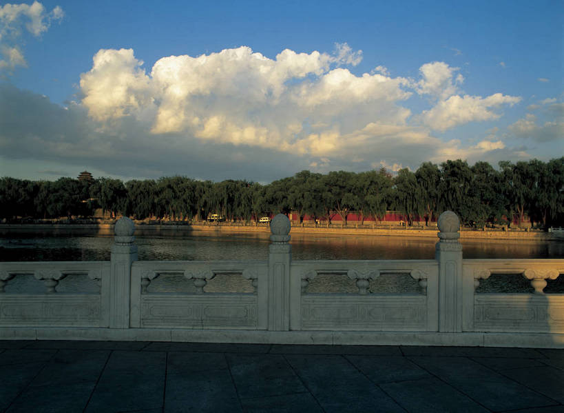 摄影师,横图,彩色,照片,室外,白天,旅游,名胜古迹,森林,水,植物,标志建筑,地标,建筑,北海公园,中国,古老,遗迹,水面,乌云,云,云朵,古城,建筑群,古典,云彩,古迹,历史,文化,建设,古建筑,石桥,遗址,东方,树木,名胜,风景,河面,天,概念,远景,摄影,水域,摄像师,旧址,河,bj174