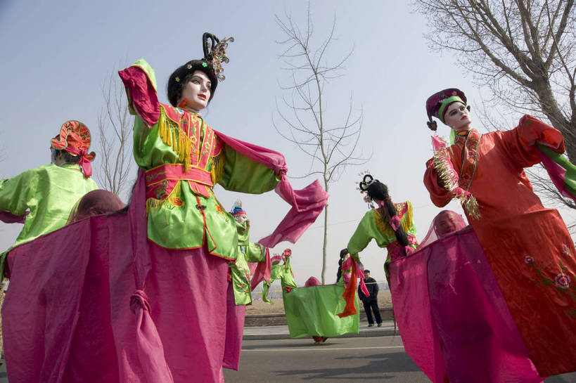 东方人,摄影师,横图,室外,白天,戏服,旅游,街道,北京,中国,元宵节,亚洲,表演,风俗,节日,庆祝,民俗,首都,黄种人,文化,传统,东方,民族,蓝天,阳光,一群人,庆典,喜庆,精神,热闹,晴天,欢快,道具,纪念,近景,中国文化,东亚,摄像师,戏曲,中华人民共和国,北京市,京,北平,华北地区,延庆县,木偶戏,制度,亚洲人,高兴,bj174