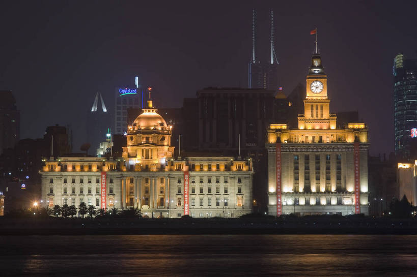 无人,摄影师,横图,彩色,室外,旅游,美景,城市,建筑,霓虹灯,夜景,上海,中国,亚洲,繁华,高大,云,楼群,灯光,黄浦江,建筑物,现代化,风景,外滩,天,经济,雄伟,市区,浦西,摄像师,灯火辉煌,幽静,商业,高层建筑,标志性建筑,bj174