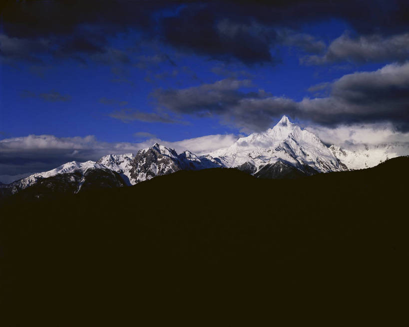 无人,横图,彩色,室外,白天,旅游,度假,美景,名胜古迹,山,雪山,标志建筑,地标,建筑,香格里拉,中国,亚洲,遗迹,图片,高山,山峰,古迹,文物,娱乐,建设,古建筑,迪庆,梅里雪山,云南,风景,天空,自然,享受,休闲,旅游胜地,放松,摄影,地理,风光,宁静,自然风光,古文明,东亚,迪庆藏族自治州,云南省,德钦县,中华人民共和国,西南地区,滇,迪庆州,险峻,雪山太子,bj174