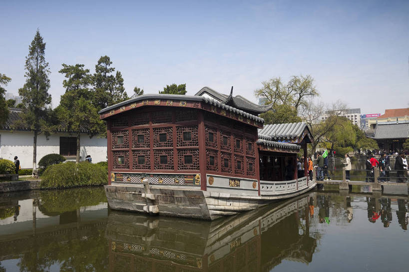 横图,彩色,室外,白天,旅游,度假,名胜古迹,标志建筑,地标,建筑,南京,中国,遗迹,图片,庭院,建筑群,院子,古典,古迹,文物,娱乐,建设,古建筑,江苏,历史建筑,游船,树木,天空,地标建筑,享受,休闲,旅游胜地,安静,放松,摄影,文明,中国文化,古文明,总统府,石舫,旅行,传统文化,bj174