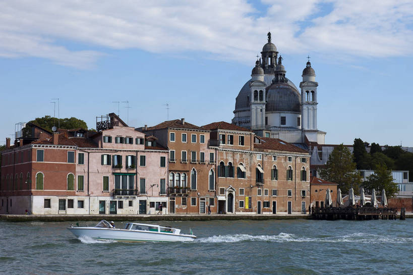 横图,彩色,室外,白天,旅游,度假,名胜古迹,标志建筑,地标,建筑,船,意大利,威尼斯,遗迹,图片,建筑群,古典,古迹,文物,娱乐,建设,古建筑,游轮,地标建筑,享受,休闲,旅游胜地,放松,摄影,水城,文明,古文明,世界文化遗产,古代文明,海,旅行,海港,传统文化,bj174